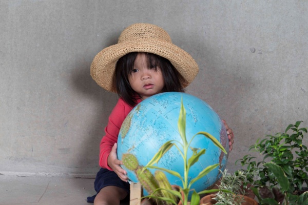 bambino bilingue quando iniziano a parlare