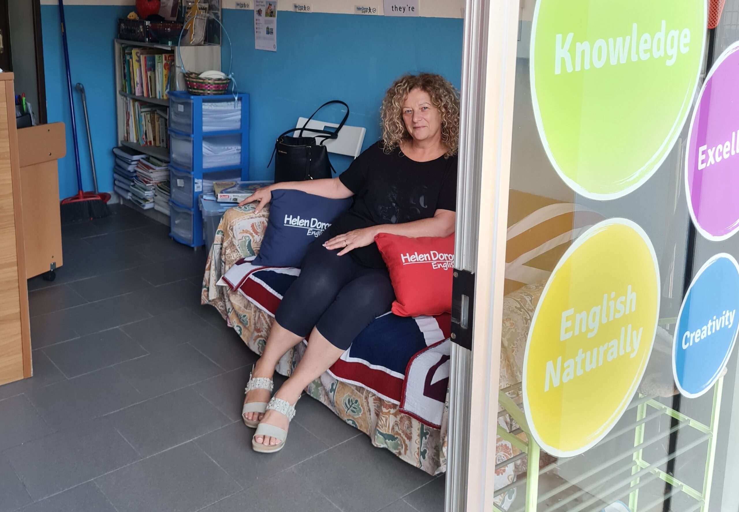 Scopri di pi&ugrave; sull'articolo Emma Cuthbert, il volto del centro Helen Doron di Senorb&igrave; &ndash; Sanluri