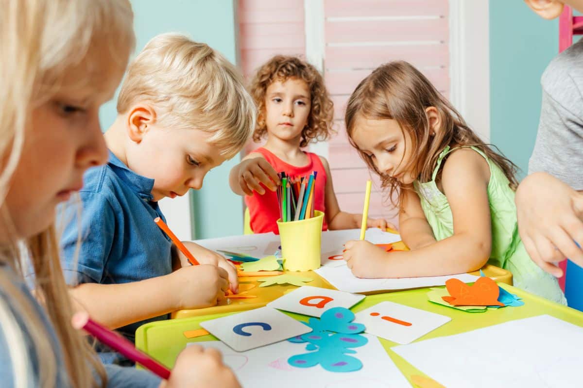 Scopri di più sull'articolo Perché insegnare la lingua inglese ai bambini: vantaggi e metodi efficaci