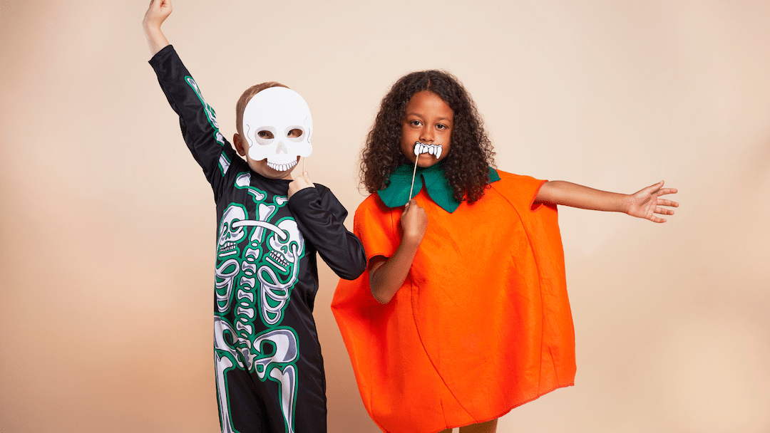 Vuoi un dolcetto o uno scherzetto? Rendi speciale il 31 ottobre per i più piccoli con una storia di halloween per bambini e un gioco interattivo in inglese.